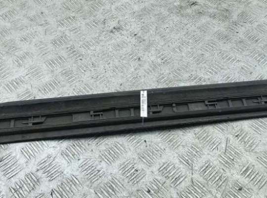 купить Молдинг двери задней правой на Audi A4 B7 (2004-2008)