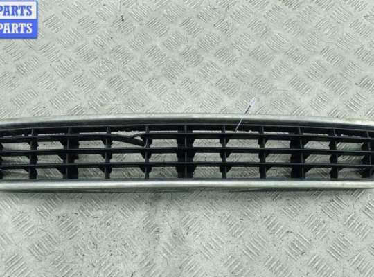 купить Решётка (заглушка) в бампер на Audi A4 B6 (2001-2004)