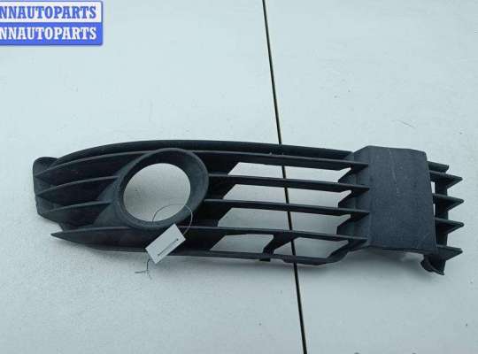 купить Решётка (заглушка) в бампер на Volkswagen Passat B5+ (GP)