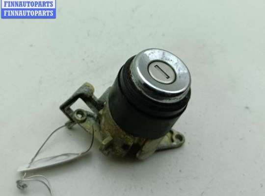 купить Кнопка открывания багажника на Audi 80 B4 (1991-1996)