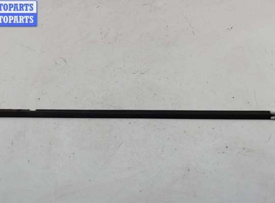 купить Молдинг стекла двери передней левой наружный на Volkswagen Passat B5