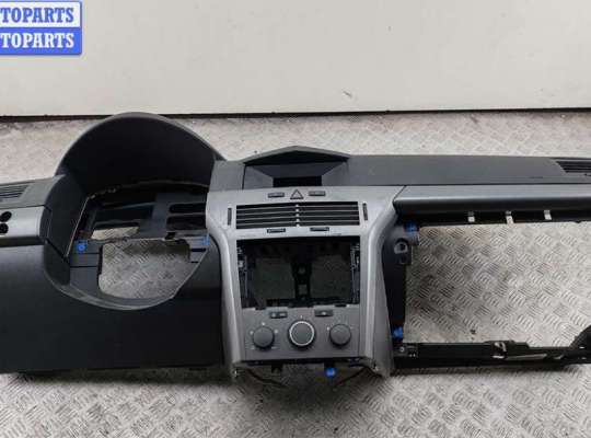 купить Панель приборная (торпедо) на Opel Astra H (2004-2009)