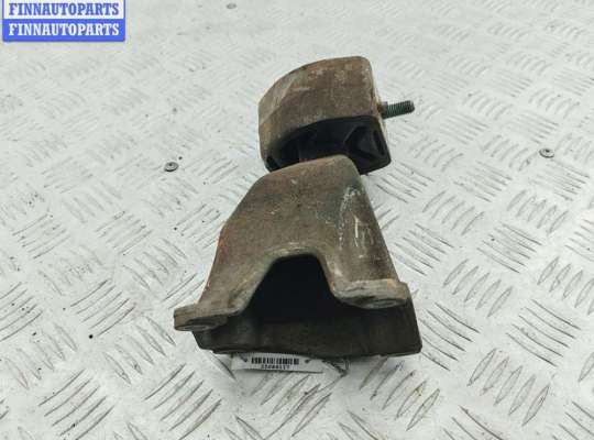 купить Кронштейн КПП опорный на Volkswagen Passat B5