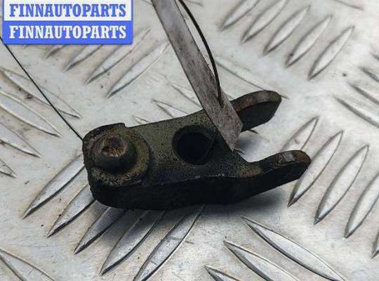 купить Скоба (кронштейн) крепления форсунки на Volkswagen Golf-4