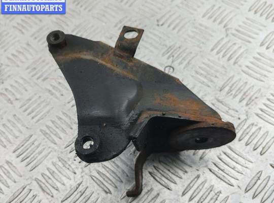 купить Кронштейн двигателя опорный на Volkswagen Passat B4