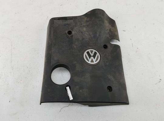 Купить Накладка декоративная на двигатель на Volkswagen Passat B5 Накладка декоративная на двигатель VG2733076 на Volkswagen Passat B5