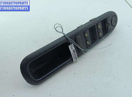 Блок кнопок управления стеклоподъемниками PG1160555 на Peugeot 407