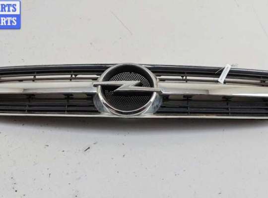 Решетка радиатора OP2433945 на Opel Vectra C (2002-2008)