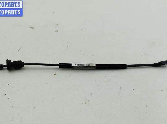 Трос двери передней VG2676879 на Volkswagen Golf-4