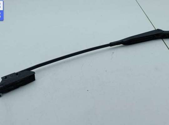 купить Щеткодержатель (поводок стеклоочистителя) передний на Audi 100 C4 (1991-1994)