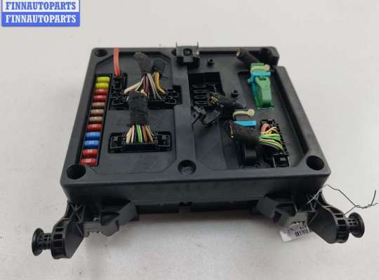 Блок предохранителей FO2097814 на Ford Galaxy (2000-2006)