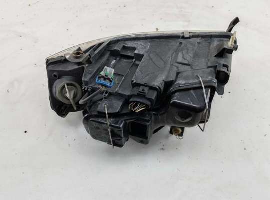 купить Фара правая на Audi A6 C5 (1997-2005)