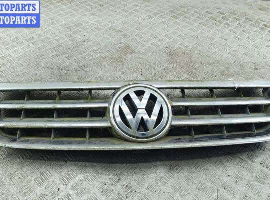 купить Решетка радиатора на Volkswagen Touareg