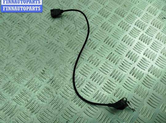 Датчик положения коленвала VG2667013 на Volkswagen Passat B5