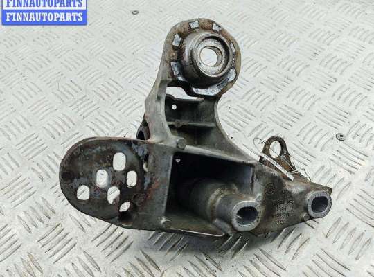 Кронштейн крепления VG2723953 на Volkswagen Passat B5+ (GP)