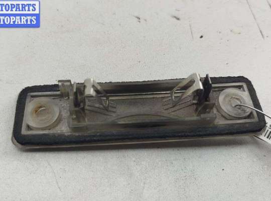 Планка подсветки номера на Opel Zafira A