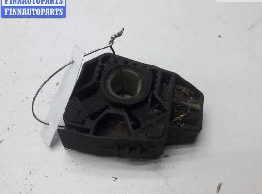 купить Кронштейн радиатора на Volkswagen Golf-4