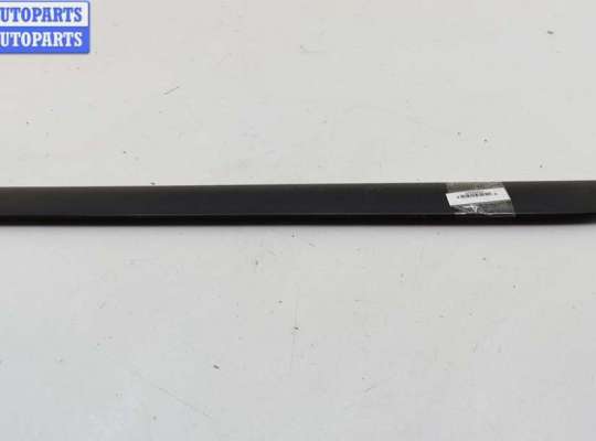 купить Молдинг двери задней левой на Volkswagen Golf-5