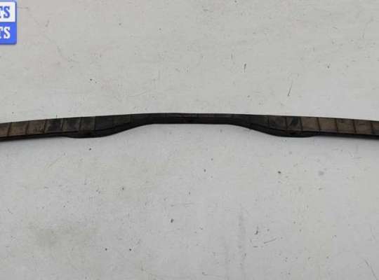 Кронштейн бампера заднего VG2723748 на Volkswagen Passat B5