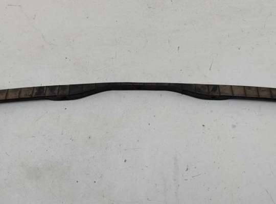 Кронштейн бампера заднего VG2723748 на Volkswagen Passat B5