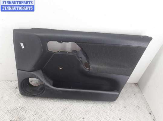 Обшивка двери передней правой (дверная карта) VG2533461 на Volkswagen Golf-3