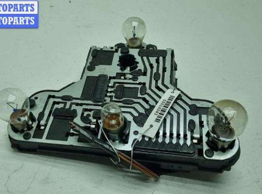 купить Плата фонаря заднего правого на Volkswagen Golf-3