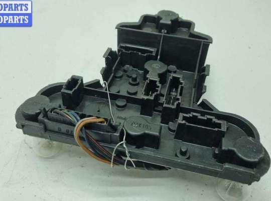 купить Плата фонаря заднего правого на Volkswagen Golf-3