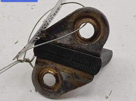 купить Ответная часть (скоба) замка двери на Volkswagen Transporter T4