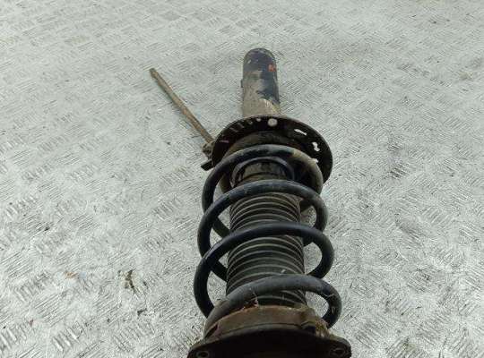 купить Стойка подвески передняя правая на Volkswagen Passat B6