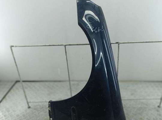 купить Крыло переднее левое на Mercedes C-Class W203 (2000-2006)