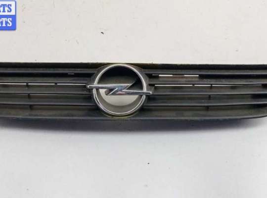 Решетка радиатора OP2431638 на Opel Astra G (1998-2004)