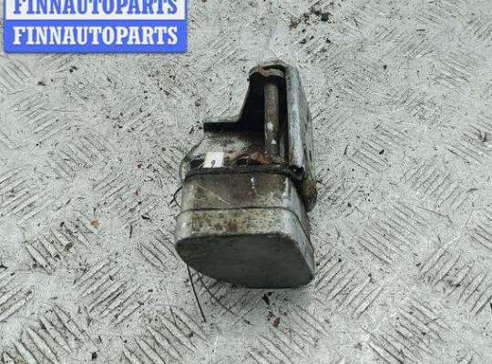 купить Петля двери передней правой на Renault Scenic II (2003-2009)