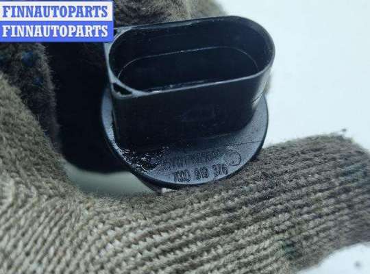 купить Датчик уровня омывающей жидкости на Volkswagen Passat B6