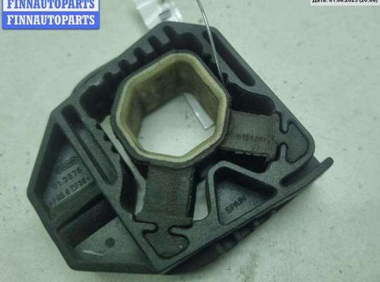 купить Кронштейн радиатора на Volkswagen Golf-5