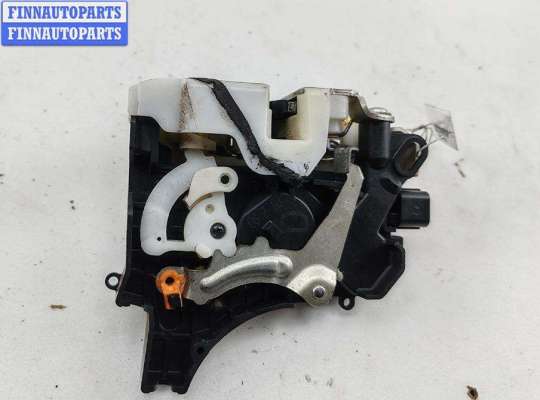 Замок боковой двери на Mitsubishi Grandis