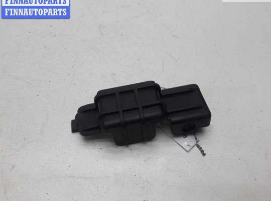 купить Кронштейн радиатора на Volkswagen Passat B5