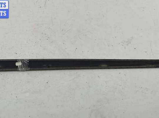 купить Молдинг двери передней левой на Opel Astra H (2004-2009)