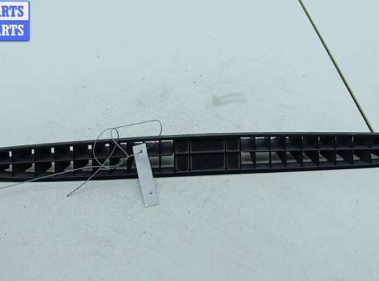 Дефлектор обдува салона VG2658992 на Volkswagen Golf-4