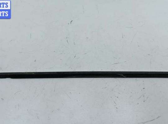 купить Молдинг стекла двери передней левой наружный на Volkswagen Passat B5+ (GP)