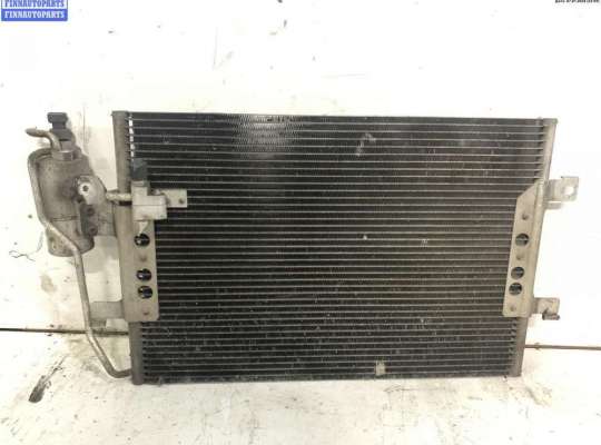 Радиатор кондиционера на Mercedes-Benz Vaneo (W414)