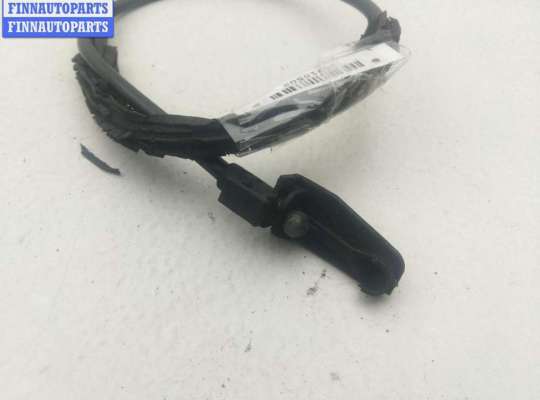 Трос капота на Volkswagen Passat B6 (3C)