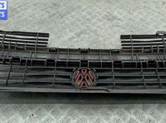 купить Решетка радиатора на Volkswagen Transporter T4