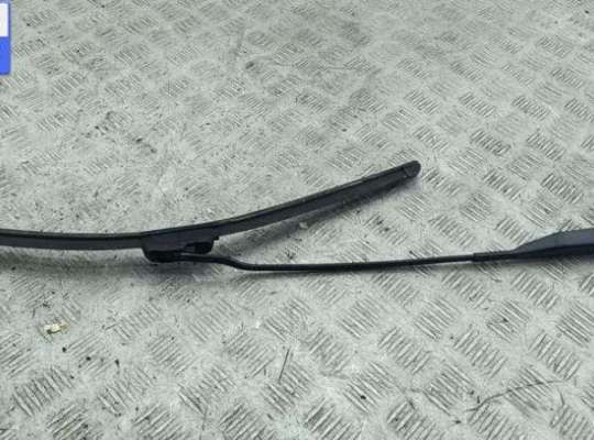 купить Щеткодержатель (поводок стеклоочистителя) передний на Opel Corsa C (2000-2006)