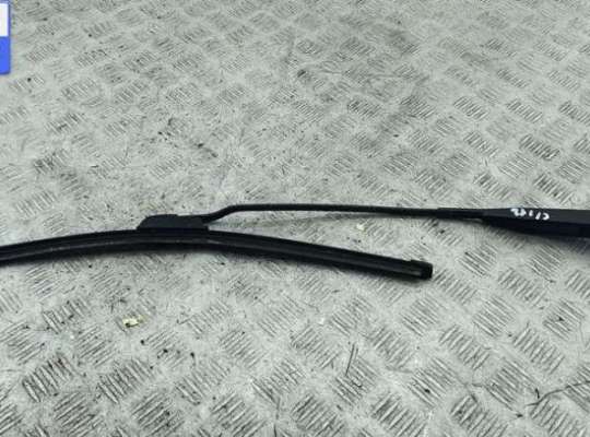 купить Щеткодержатель (поводок стеклоочистителя) передний на Opel Corsa C (2000-2006)