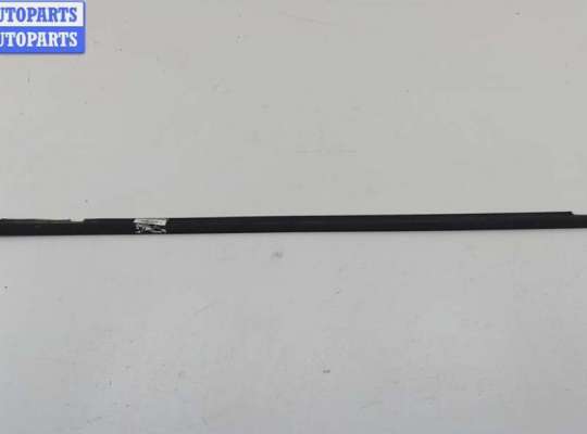 купить Молдинг стекла двери передней левой наружный на Volkswagen Passat B5