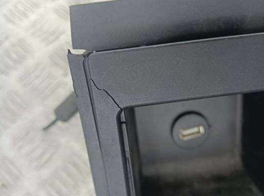 купить Консоль салона (кулисная часть) на BMW 5 E39 (1995-2003)