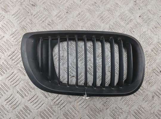 Купить Решетка радиатора на BMW 3 E46 (1998-2006) Решетка радиатора BM3704853 на BMW 3 E46 (1998-2006)
