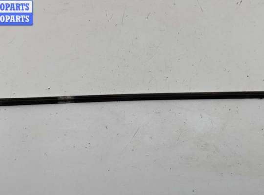 купить Молдинг стекла двери передней правой наружный на Volkswagen Passat B5+ (GP)