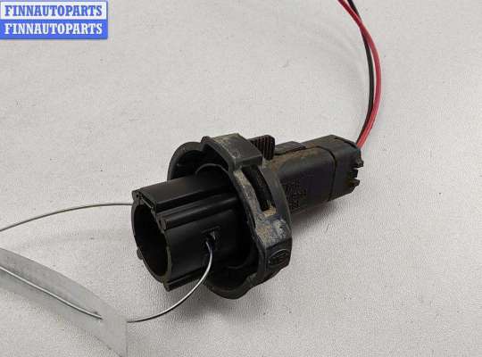 купить Патрон лампы фонаря на Nissan Note