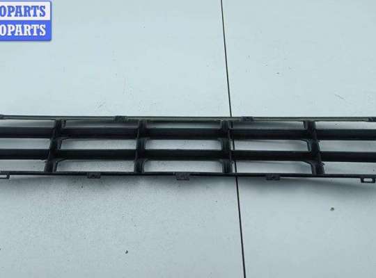 купить Решётка (заглушка) в бампер на Volkswagen Golf-4